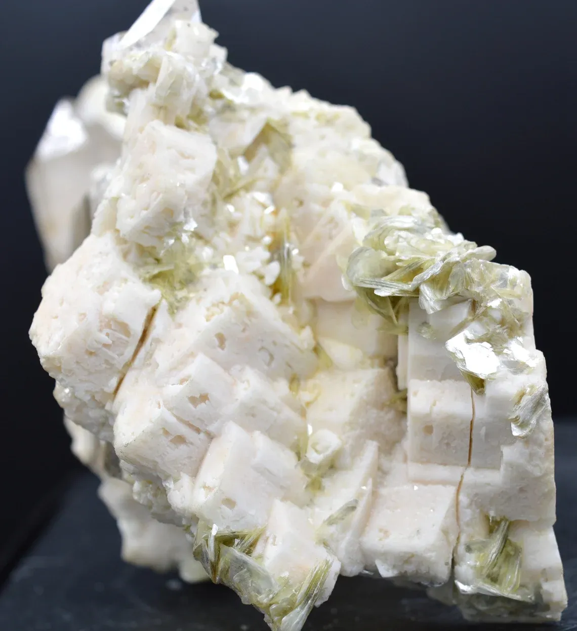 Orthoclase muscovite quartz - 765 grams - Minas Gerais, Brazil - image 9