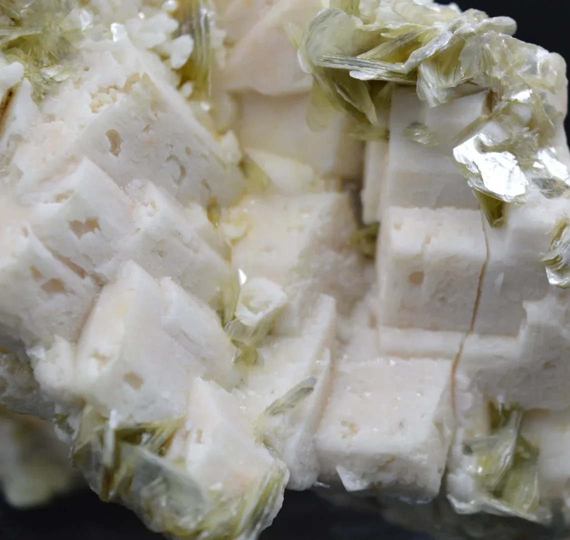 Orthoclase muscovite quartz - 765 grams - Minas Gerais, Brazil - image 10