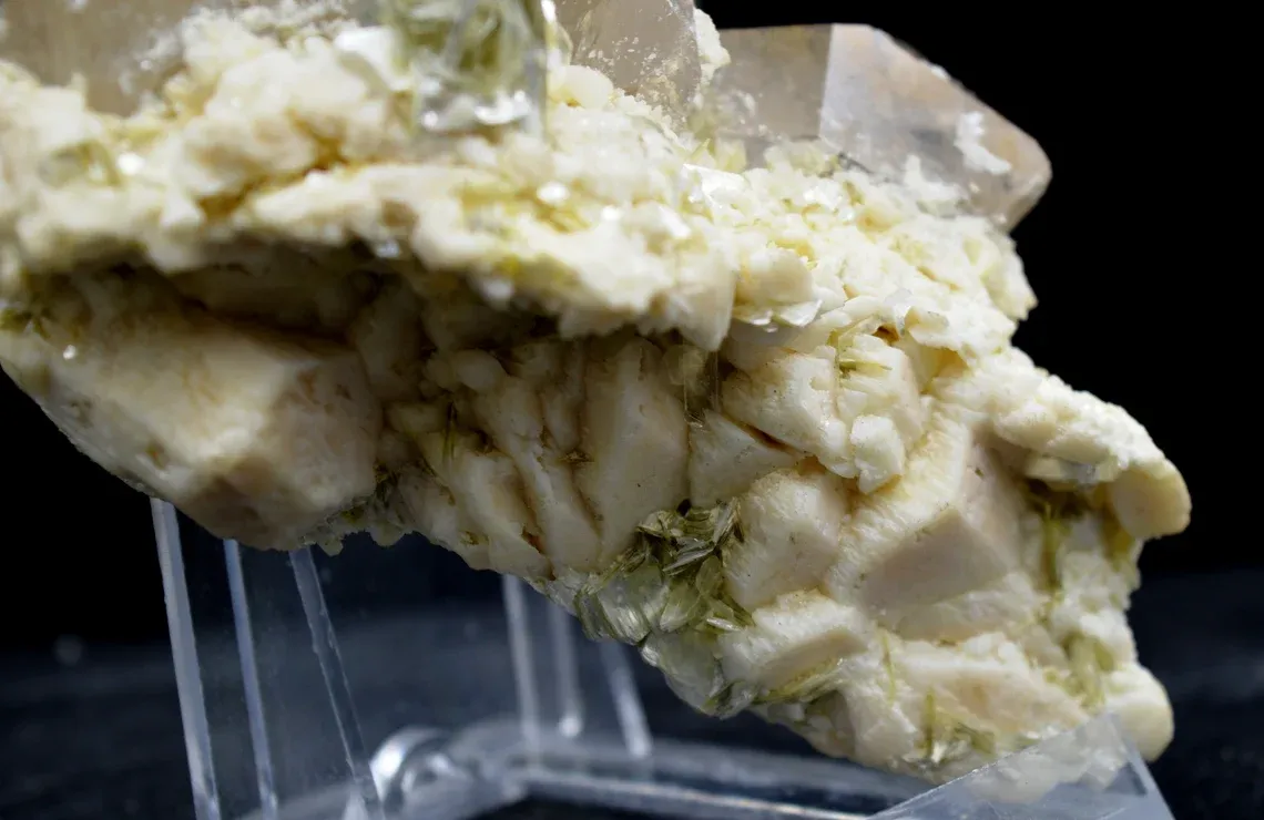 Orthoclase muscovite quartz - 765 grams - Minas Gerais, Brazil - image 7