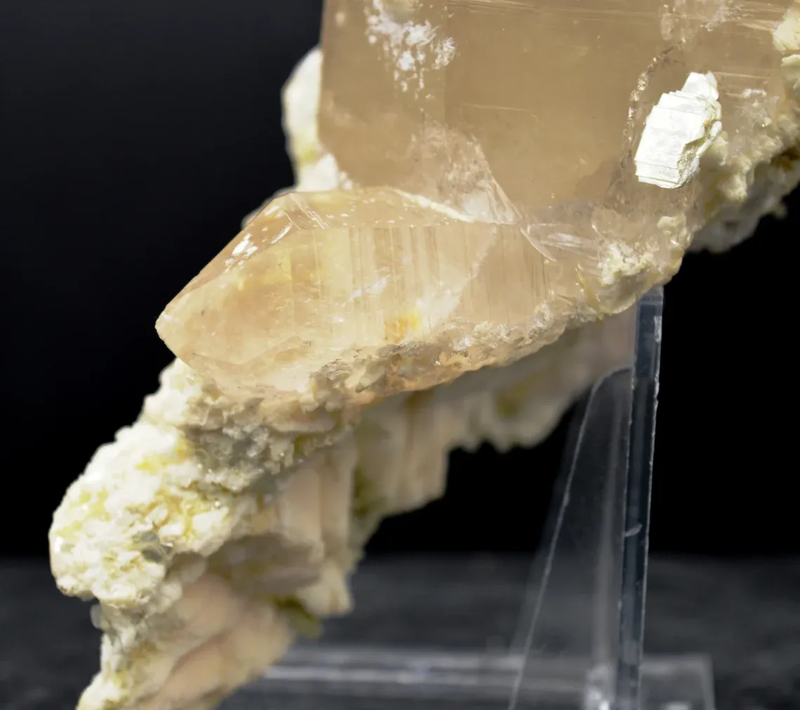 Orthoclase muscovite quartz - 765 grams - Minas Gerais, Brazil - image 2