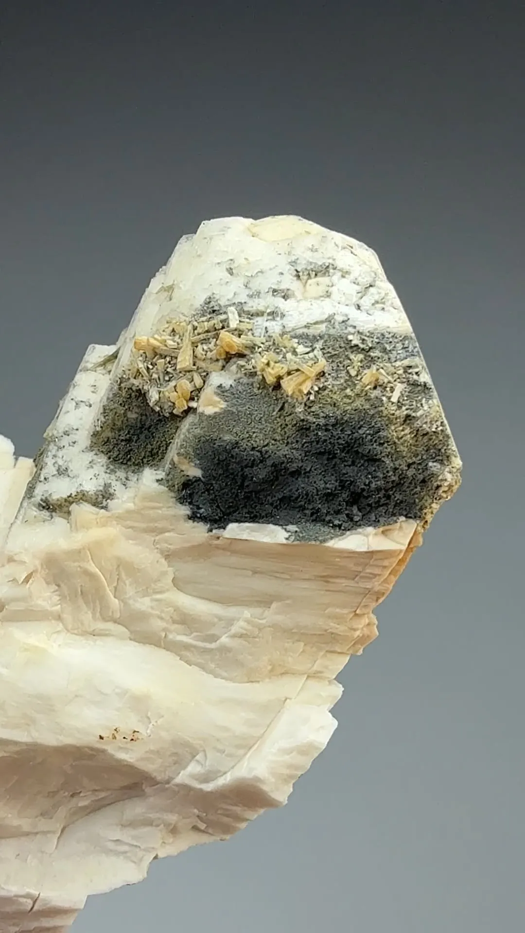 Orthoclase with Stilbite - image 2