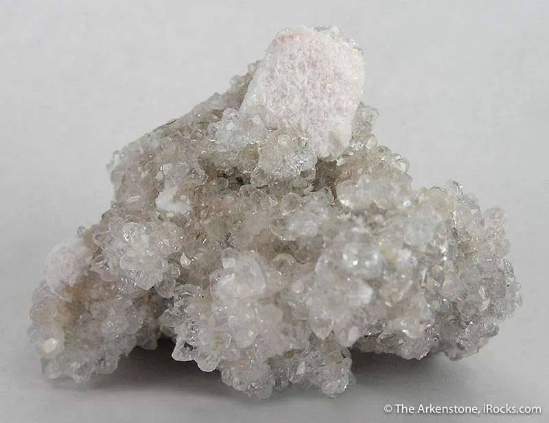 Oyelite on Calcite image