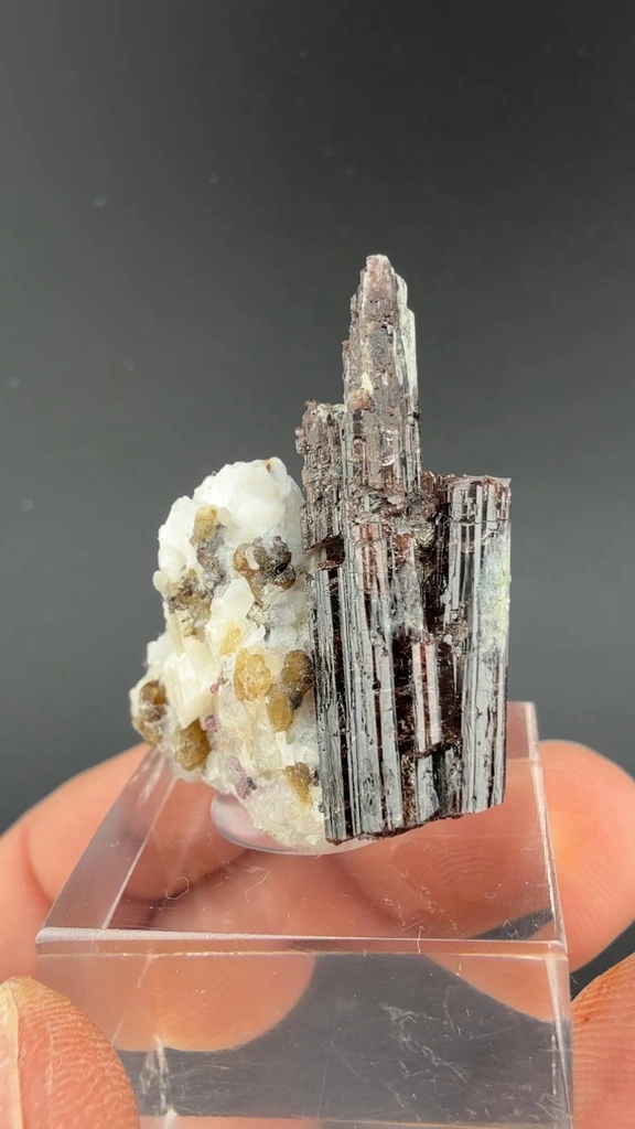 Painite - image 2