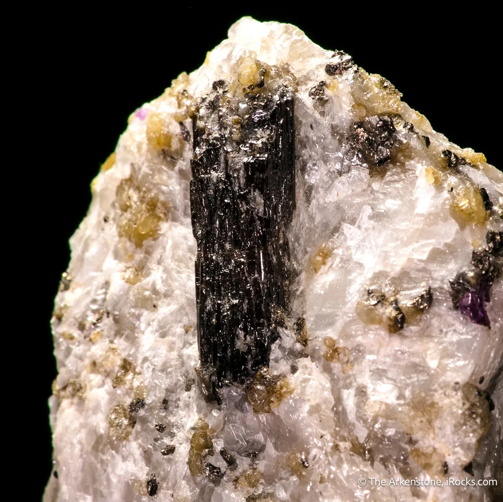Painite on Calcite - image 4