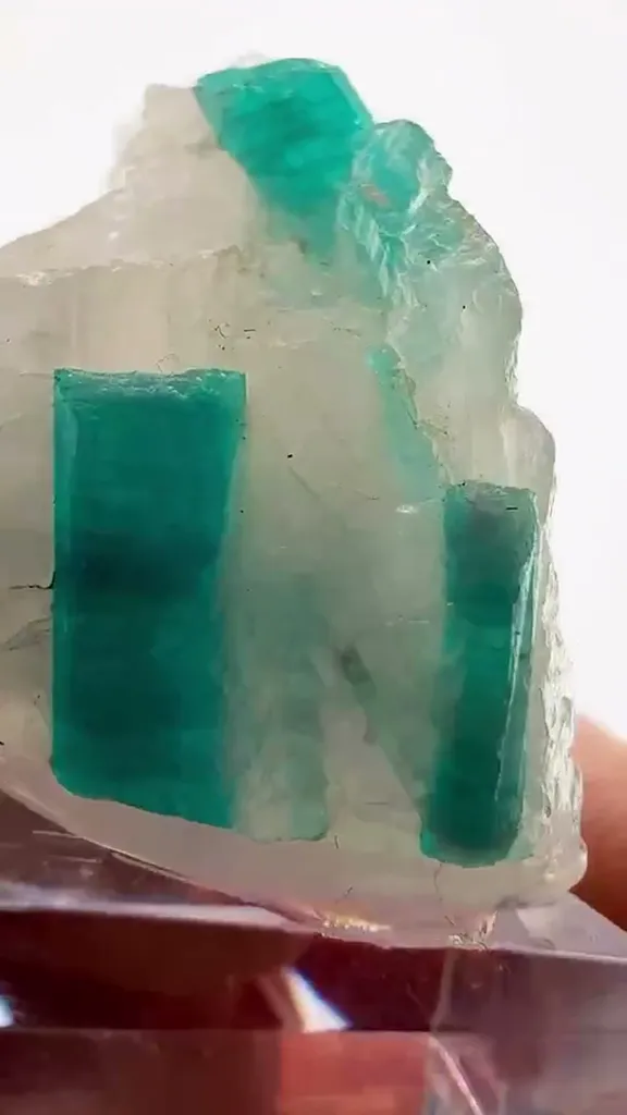 PARAÍBA MAGIC, FROZEN IN Quartz - image 2