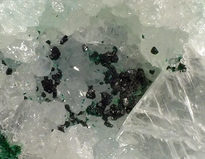 Paratacamite, Gypsum, Quartz - image 2