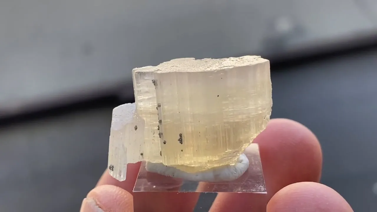 Parcel of 72 yellow Fluorapatites - image 3