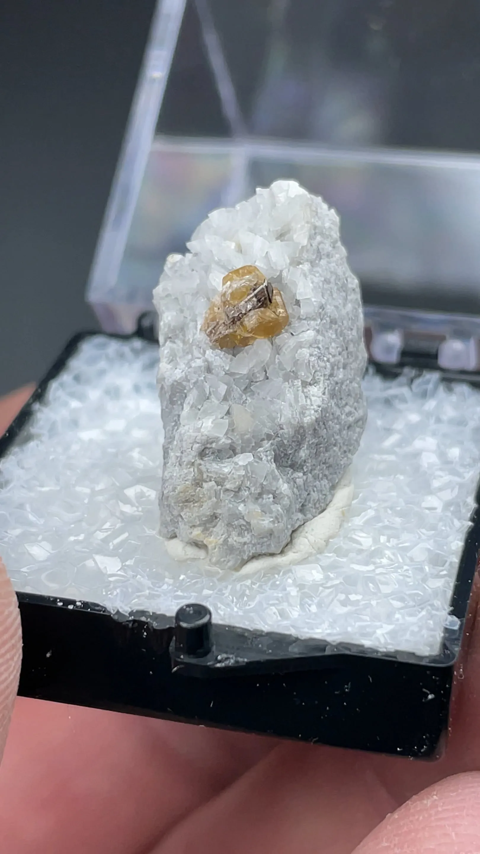 Parisite-Ce with Allanite-Ce, Dolomite - image 2