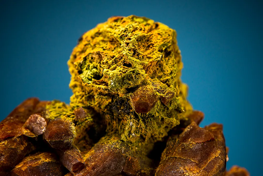 Parisite-(Ce) with Annabergite after Gersdorffite - image 2