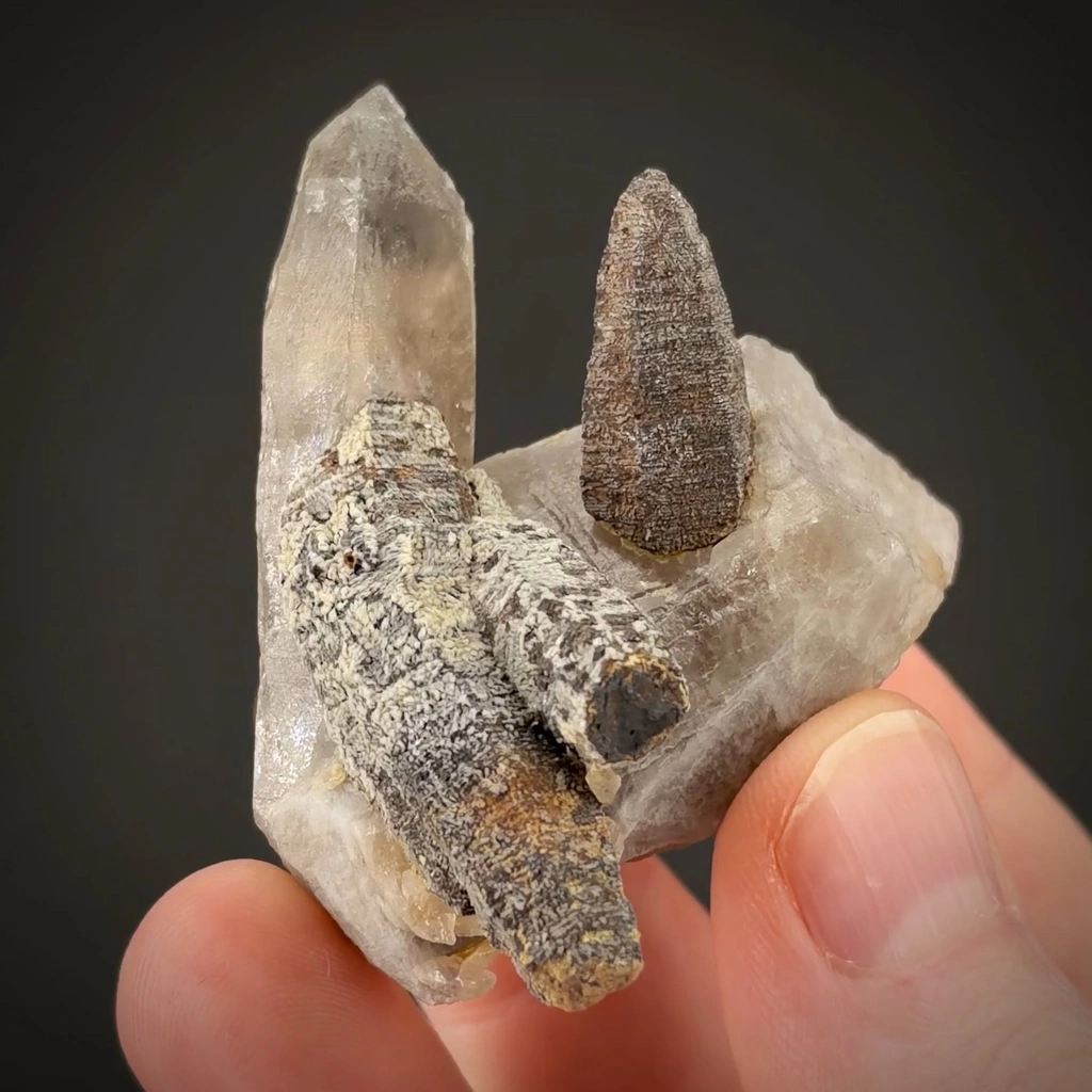 Parisite-(Ce) with Quartz image