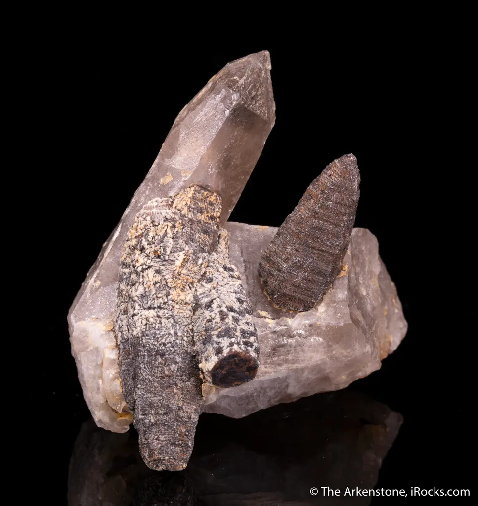 Parisite-(Ce) with Quartz image