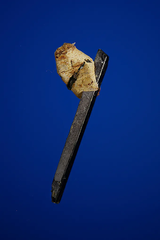 Parisite on Aegirine - image 3