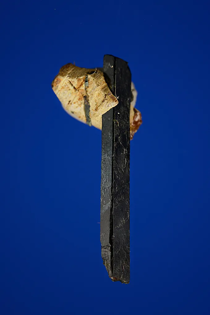Parisite on Aegirine - image 2