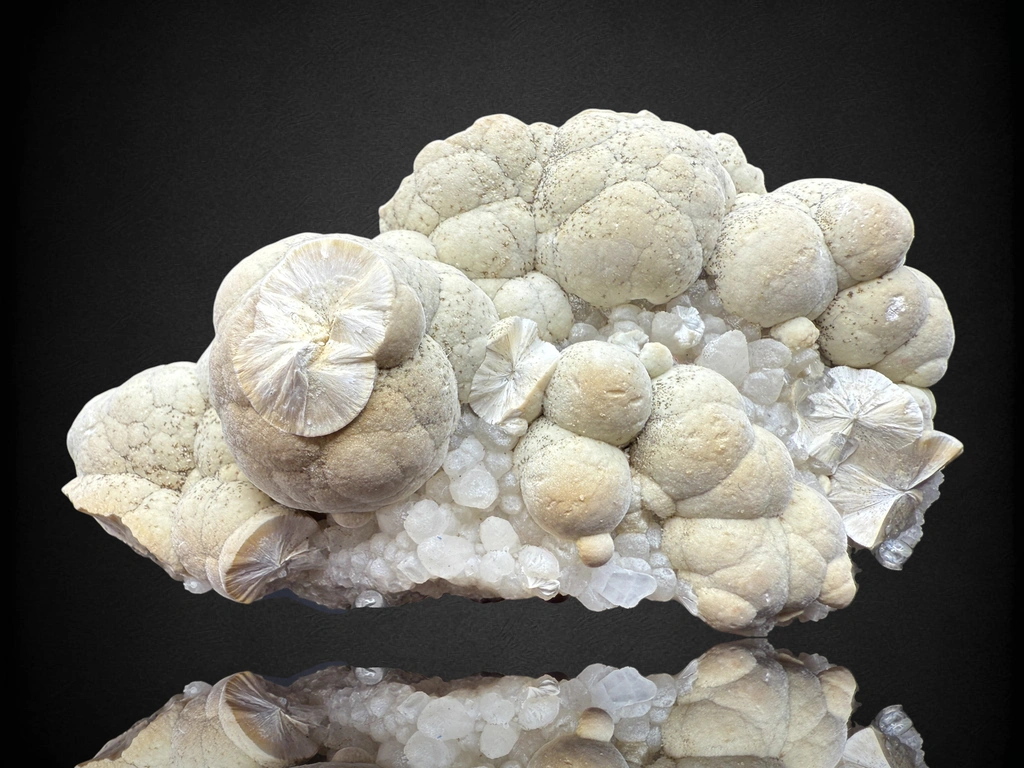 Pectolite from Upper New Street Quarry, Paterson, New Jersey, USA image
