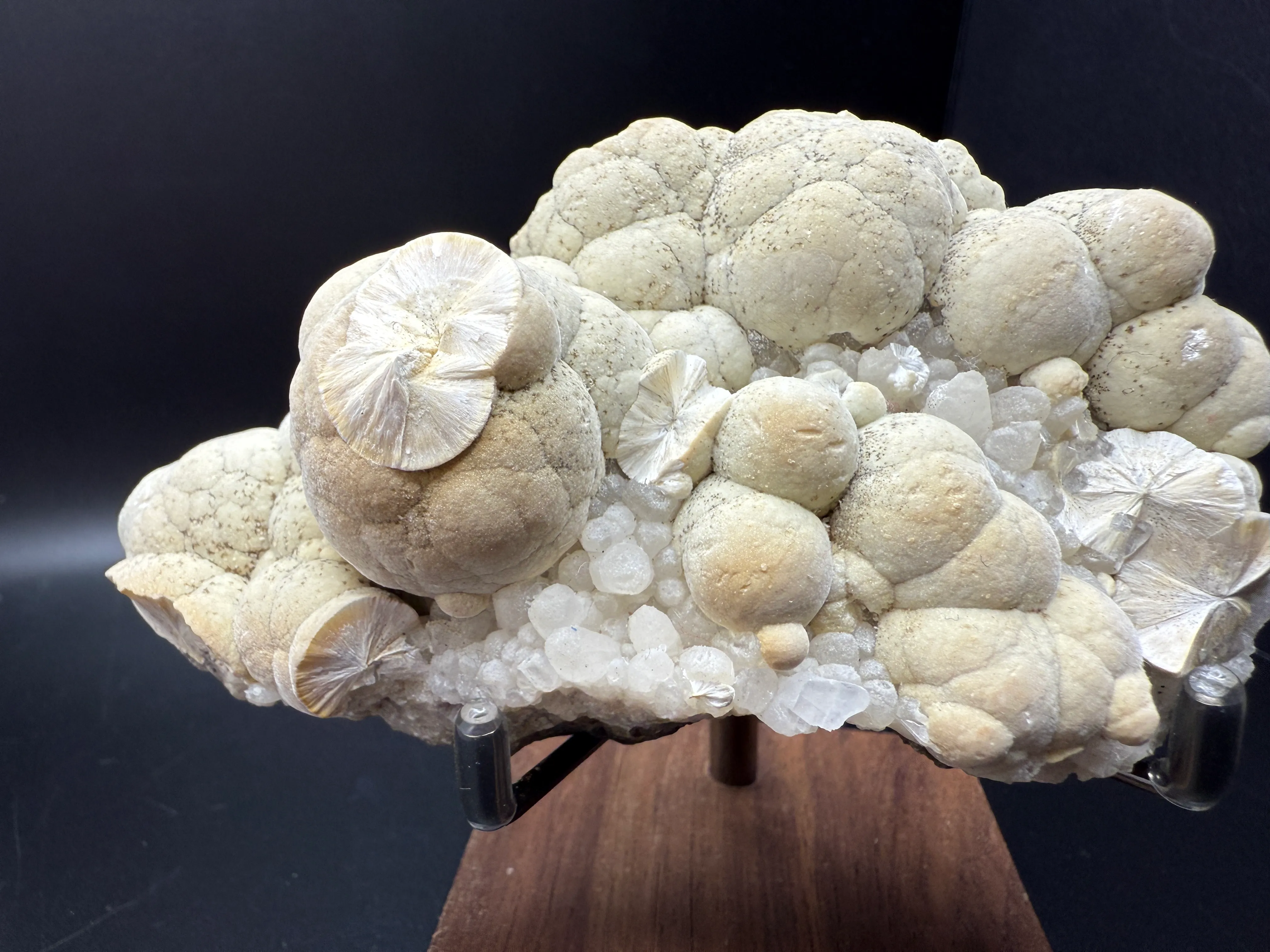 Pectolite from USA, New Jersey, Passaic County, Paterson, Upper New Street Quarry - image 9