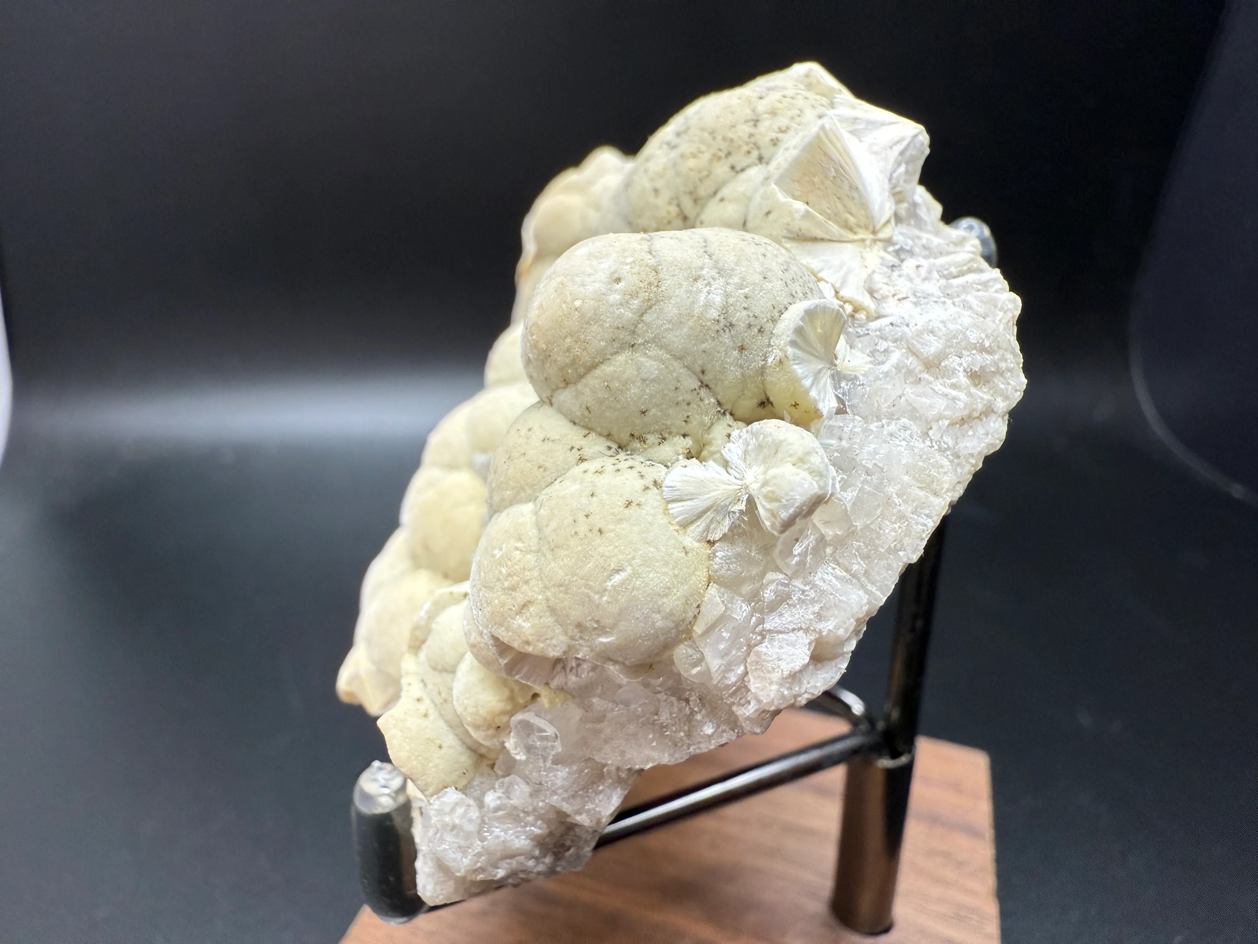 Pectolite from USA, New Jersey, Passaic County, Paterson, Upper New Street Quarry - image 6