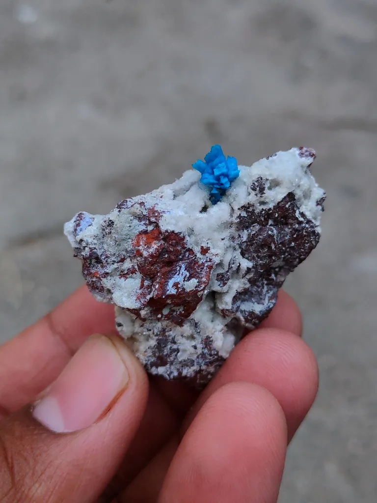 Pentagonite Flower on Heulandite matrix - image 6