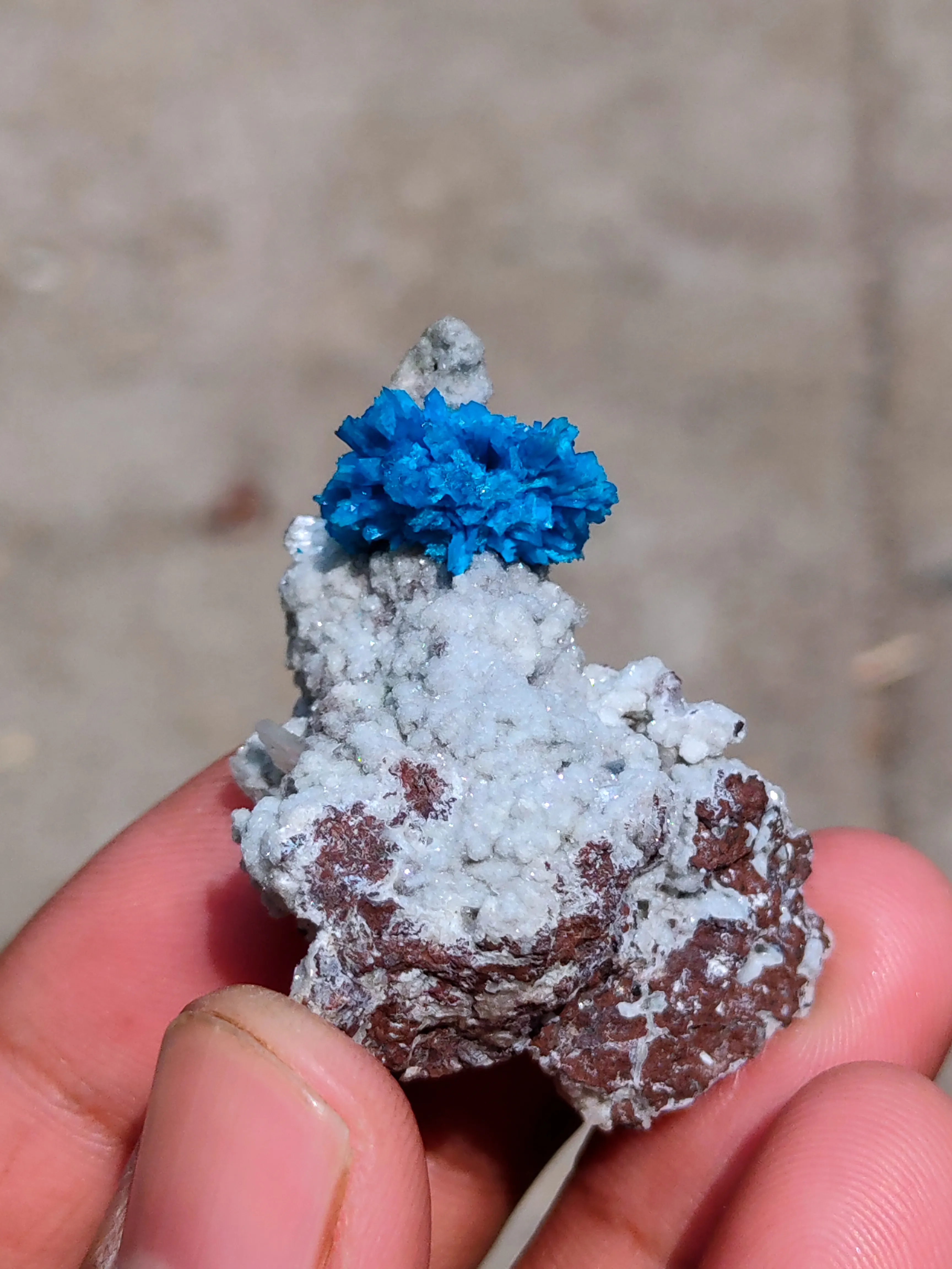 Pentagonite Flower on Heulandite matrix - image 2