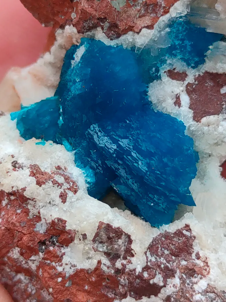 Pentagonite Flower on Heulandite matrix - image 3