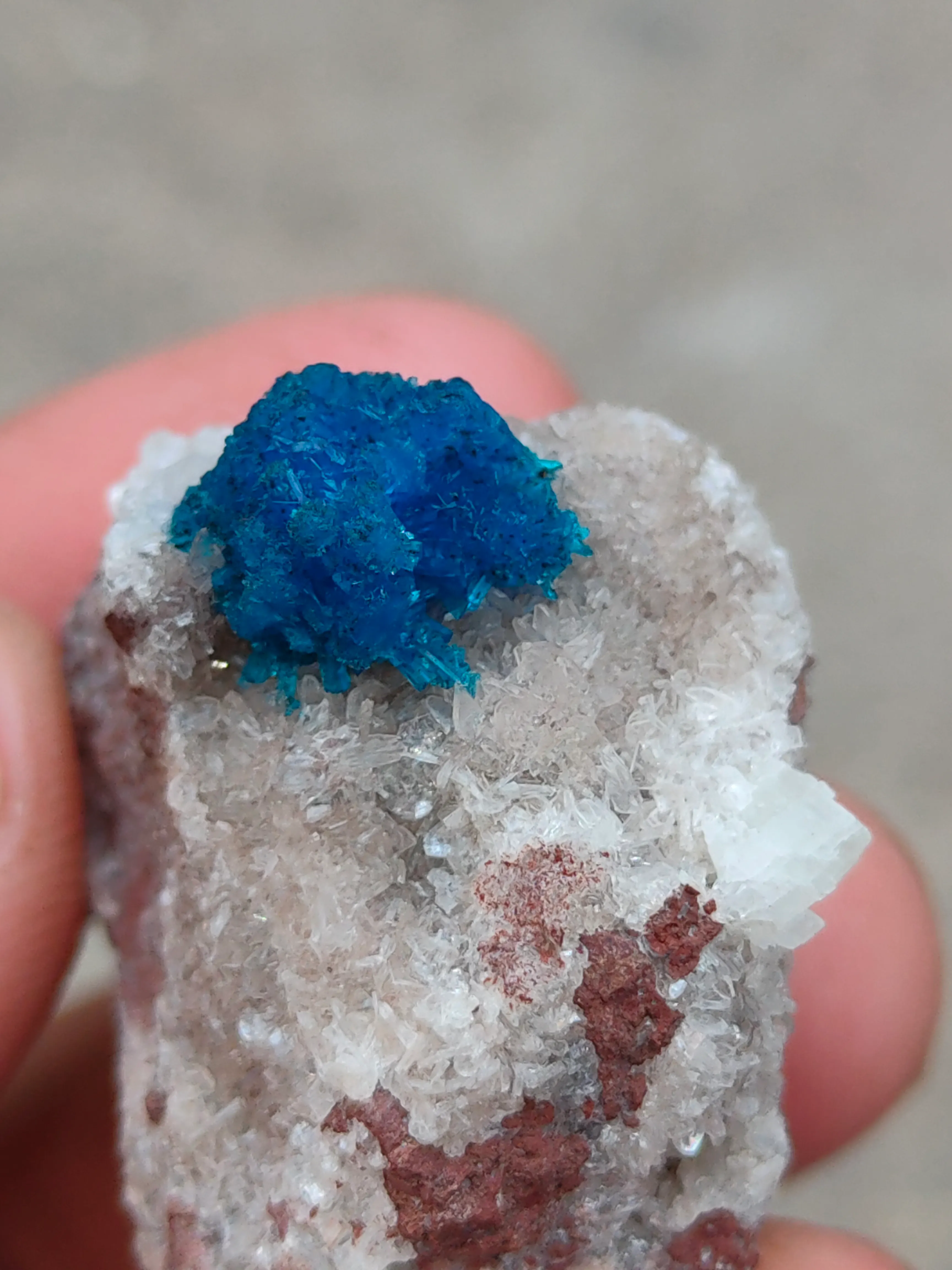 Pentagonite Flower on Heulandite matrix - image 6