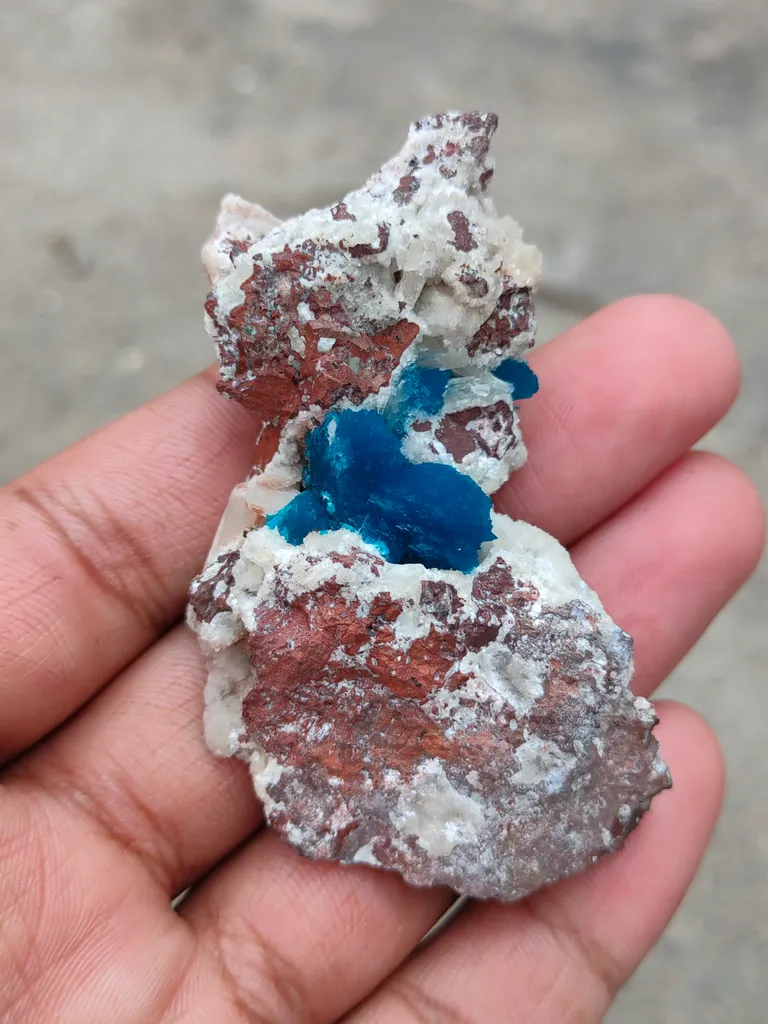 Pentagonite Flower on Heulandite matrix - image 4