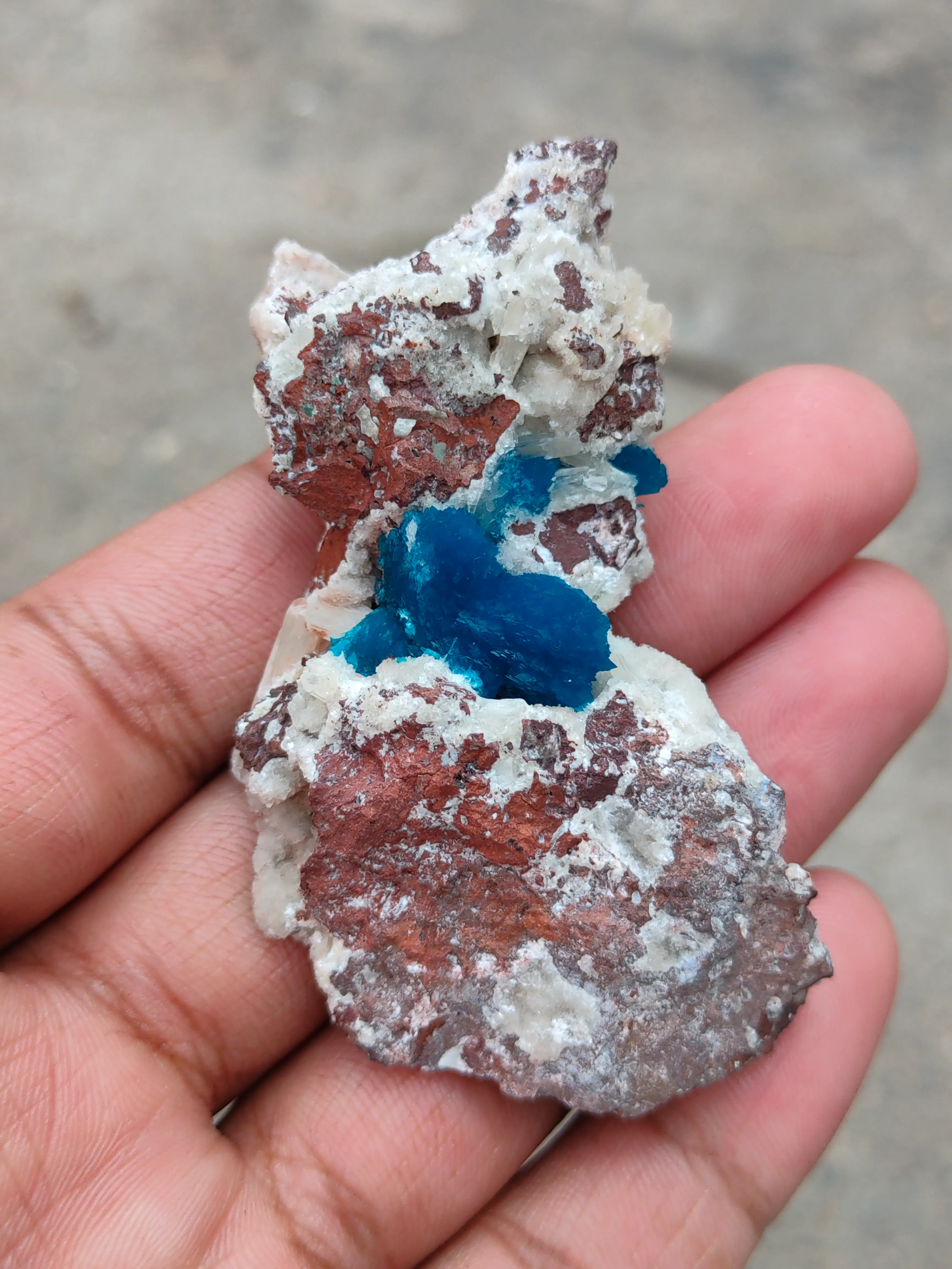 Pentagonite Flower on Heulandite matrix - image 4