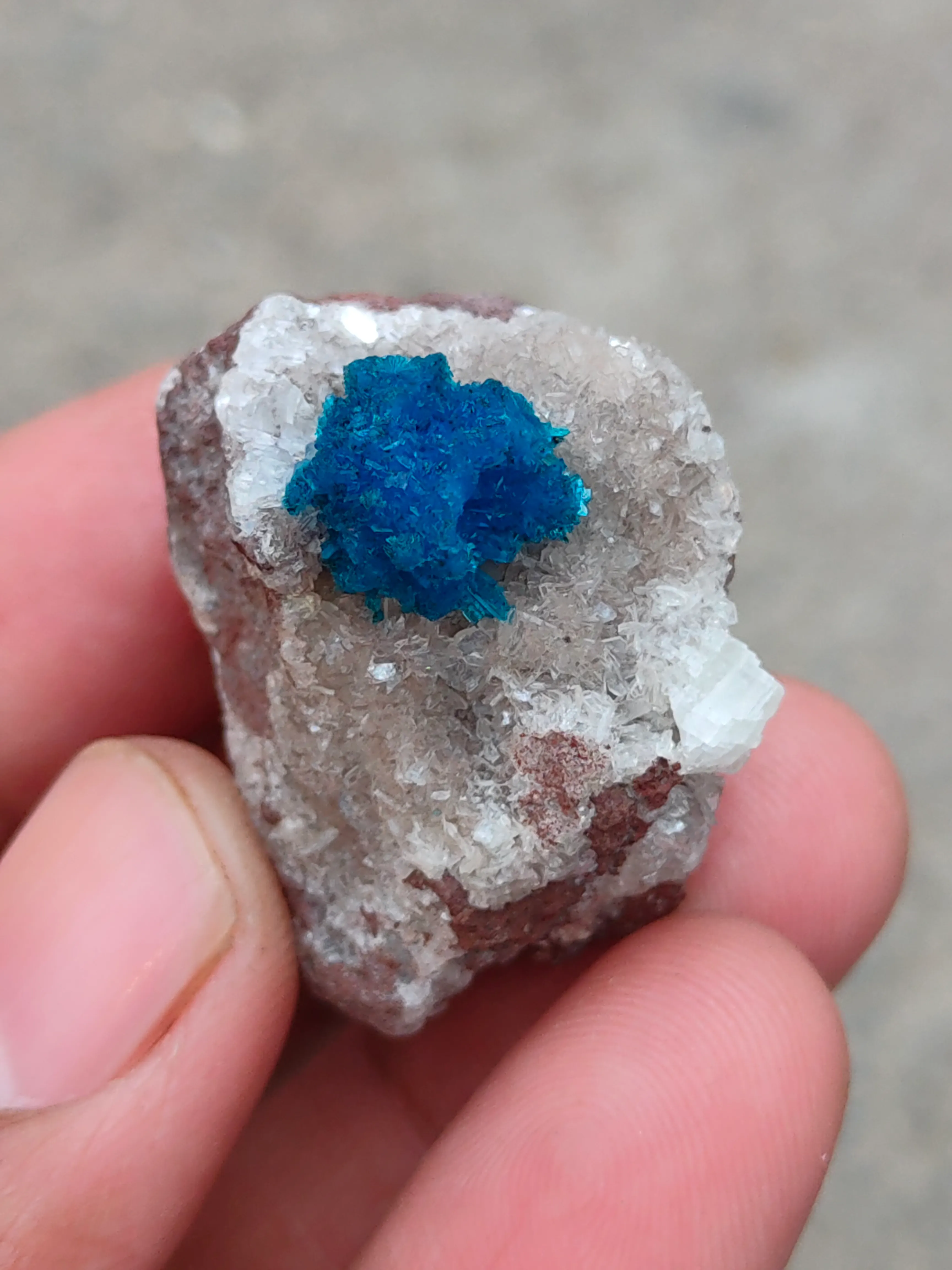 Pentagonite Flower on Heulandite matrix - image 5