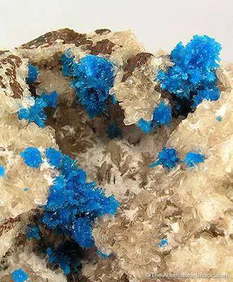 Pentagonite on Stilbite - image 2
