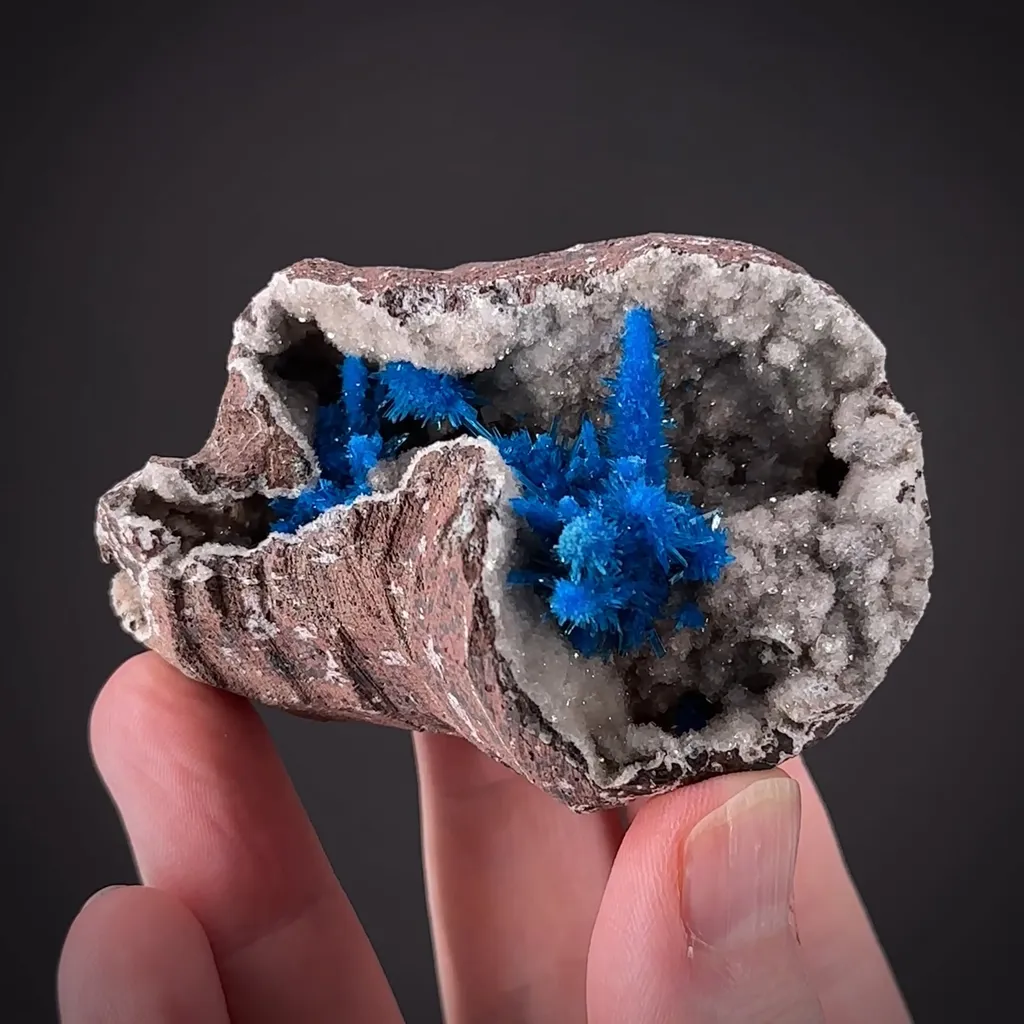 Pentagonite on Stilbite image