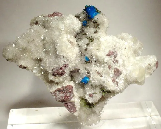 Pentagonite, Stilbite - image 1