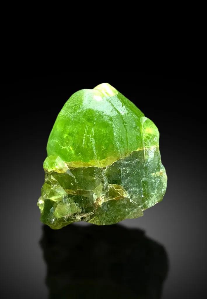 Peridot Crystal from Pakistan - image 6