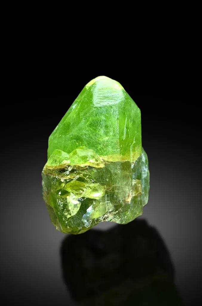 Peridot Crystal from Pakistan - image 3