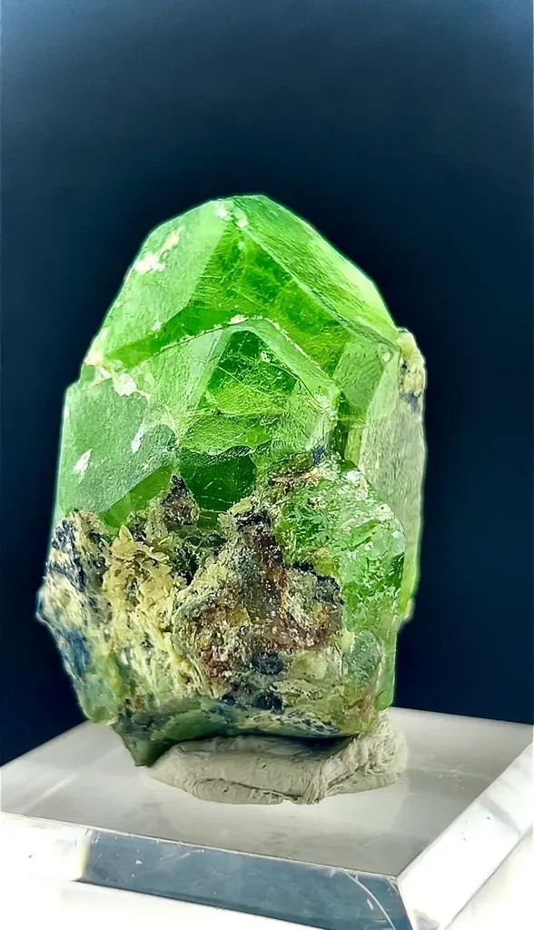 Peridot Crystal from Pakistan - image 9
