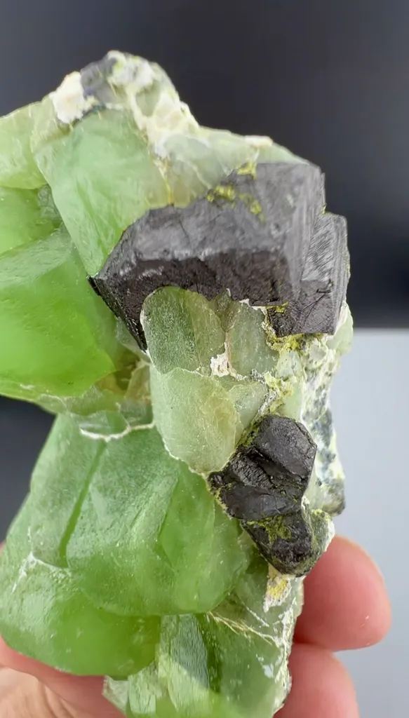 Peridot from Pakistan - image 10