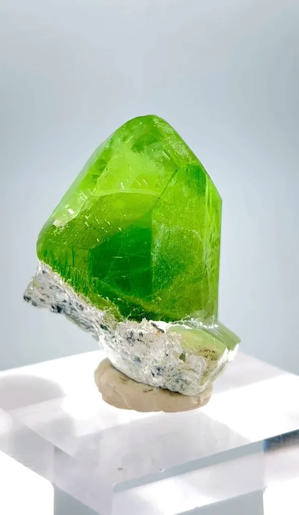 Peridot from Pakistan - image 7