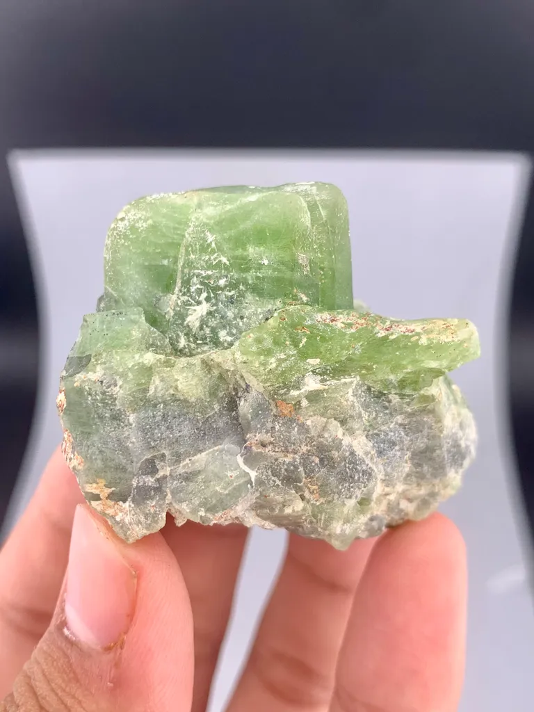 Peridot from Pakistan - image 8