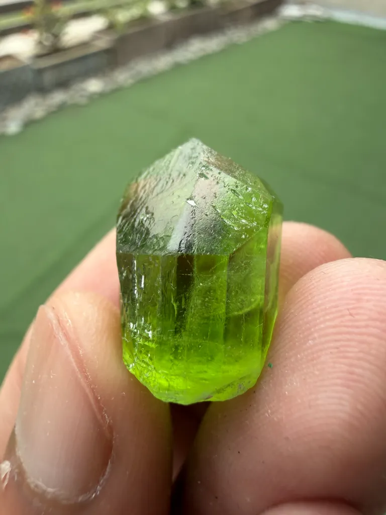 Peridot from Pakistan, Khyber Pakhtunkhwa Province, Sapat Gali - image 3