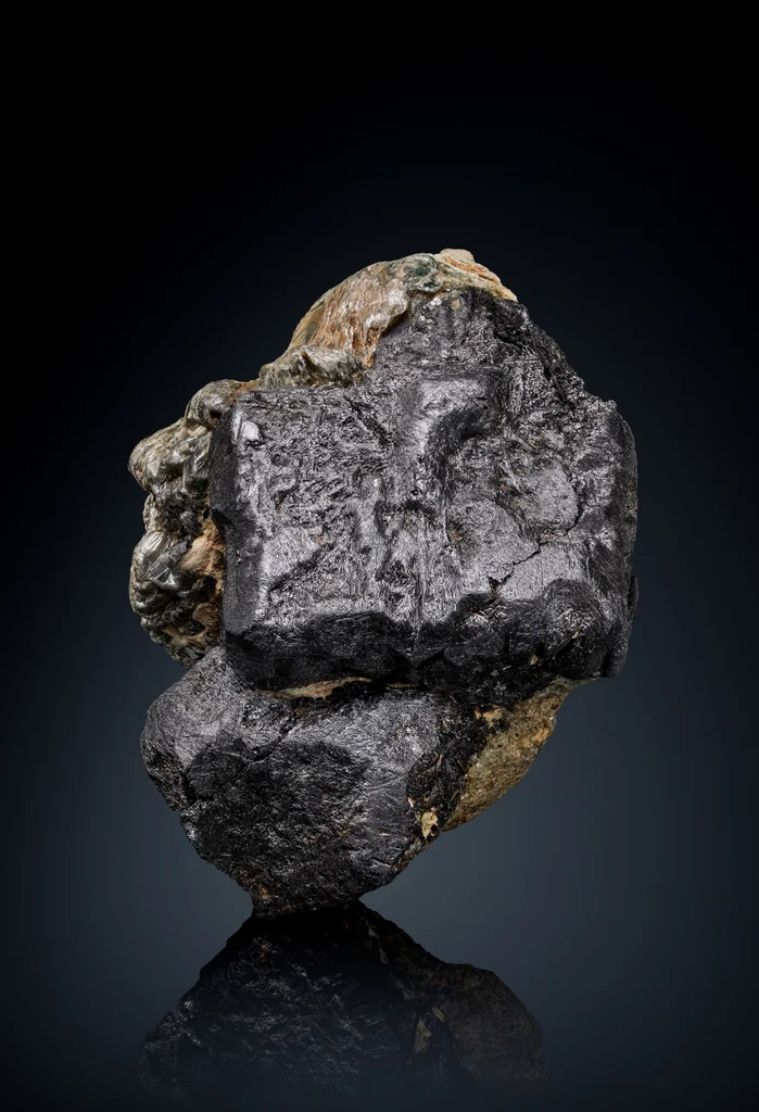 Perovskite from Akhmatov Mine, Chelyabinsk Oblast, Ural Mountains, Russia image