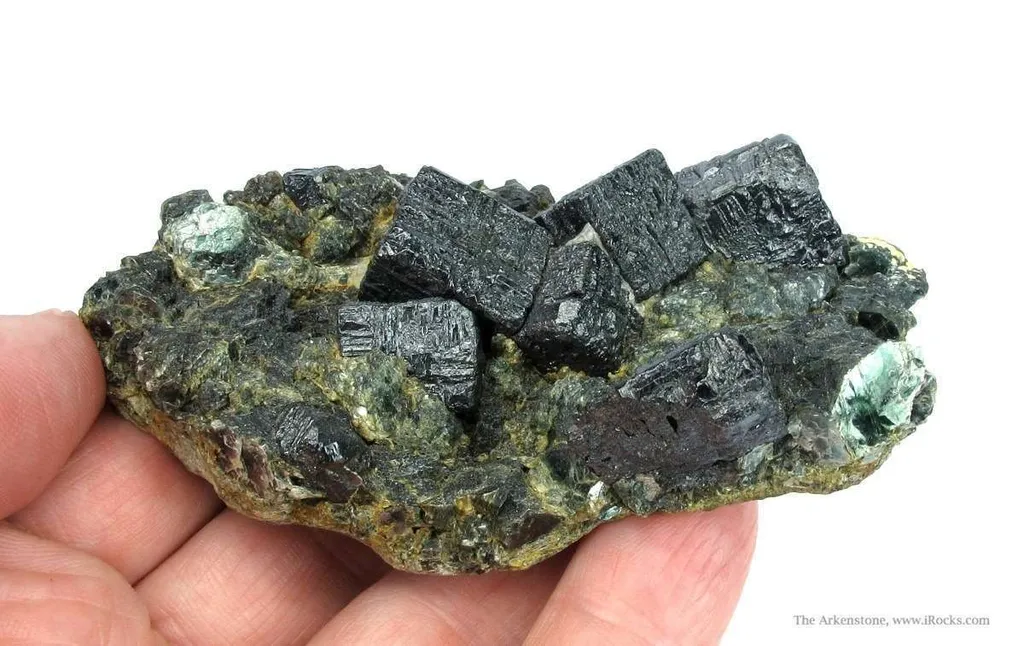 Perovskite (Type Locality) on Clinochlore - image 4