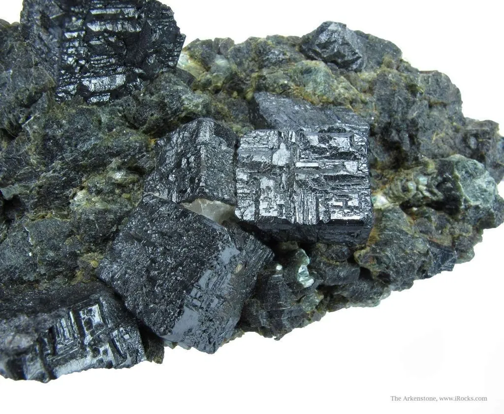 Perovskite (Type Locality) on Clinochlore - image 3