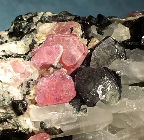 Pezzottaite - image 2