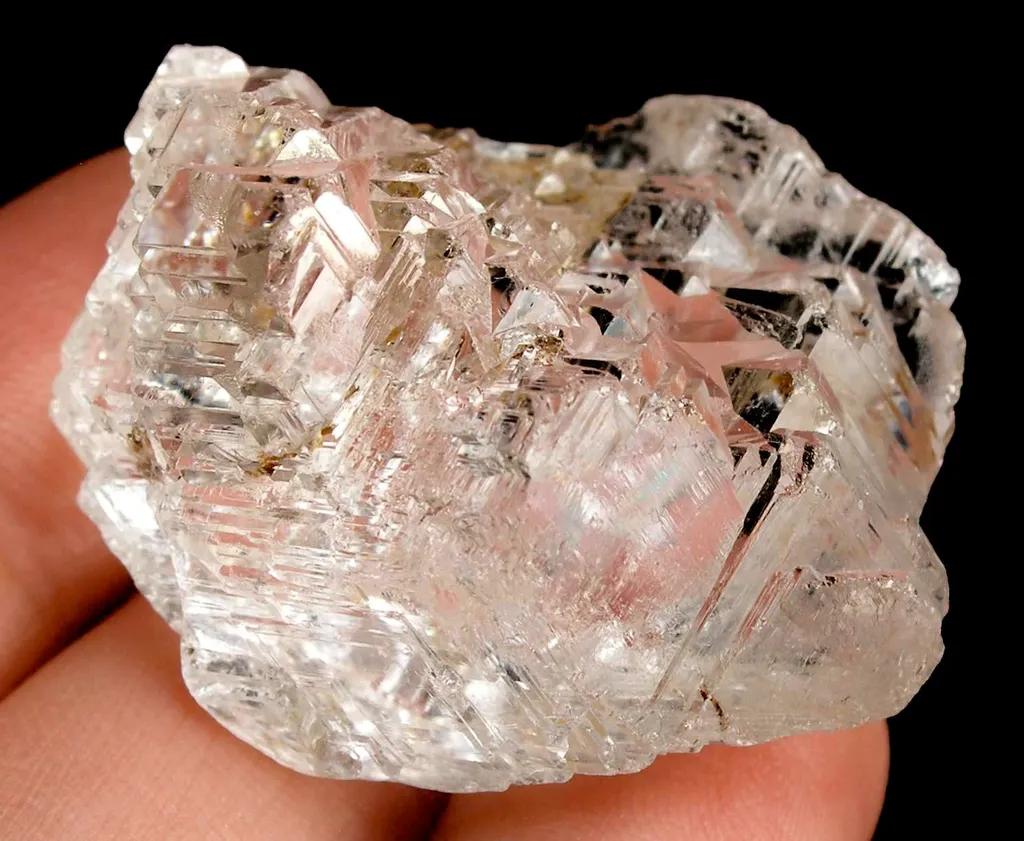 Phenakite - image 2
