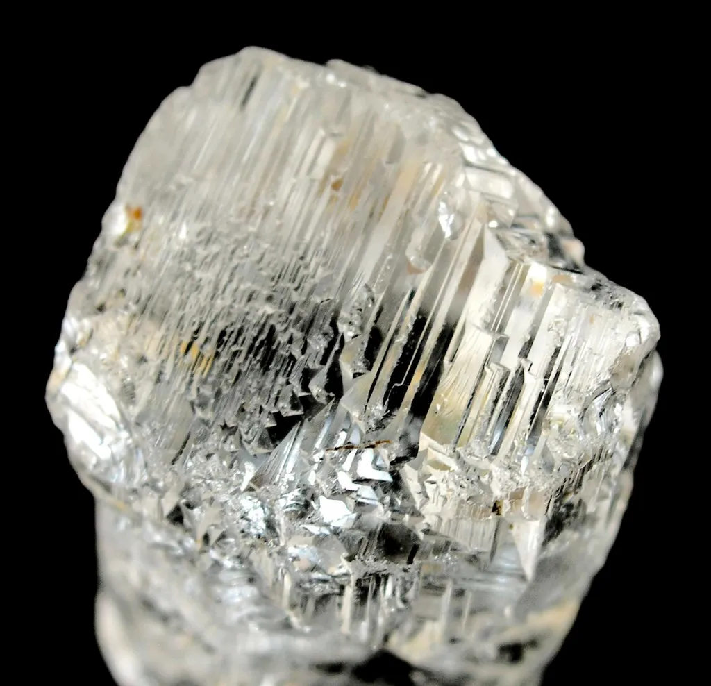 Phenakite - image 3