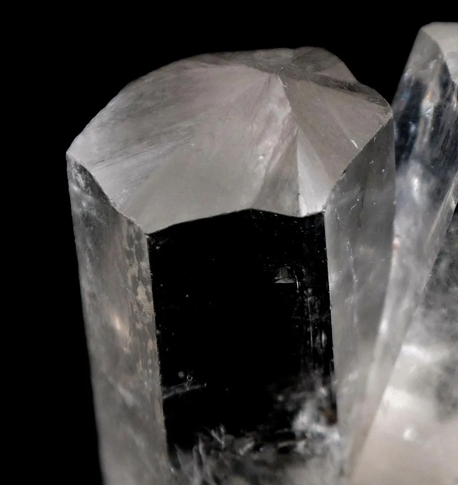 Phenakite - image 2