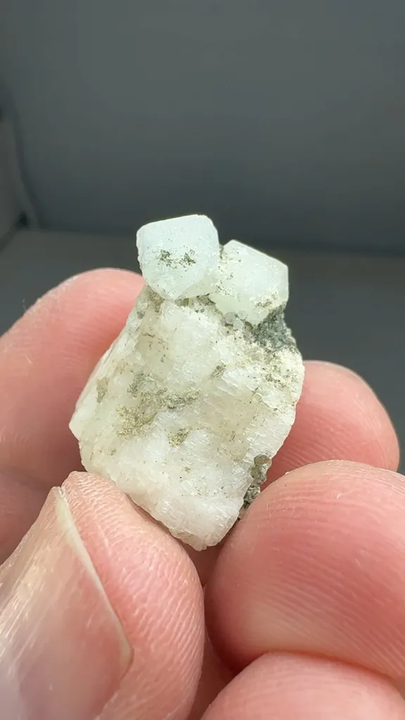 Phenakite - image 2