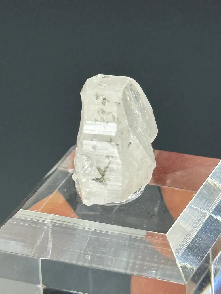 Phenakite - image 3