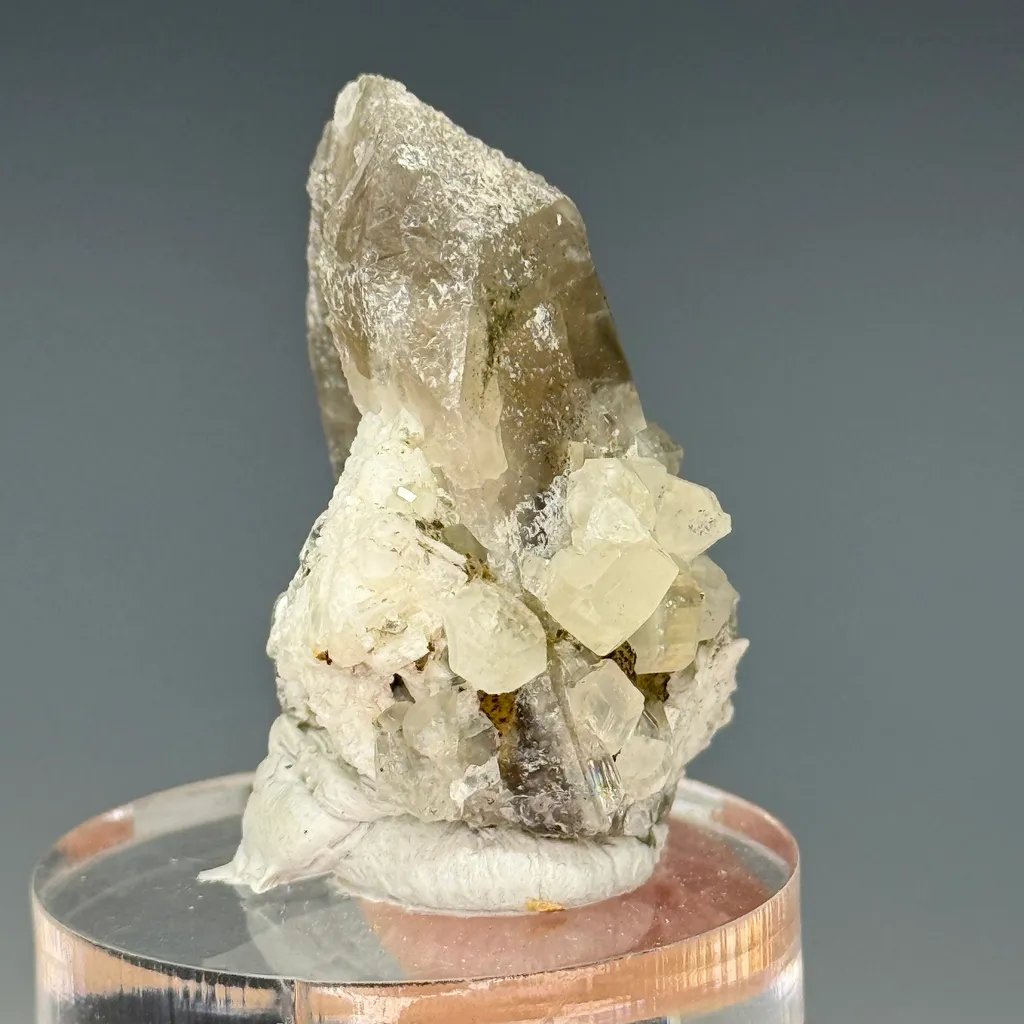 Phenakite - image 3