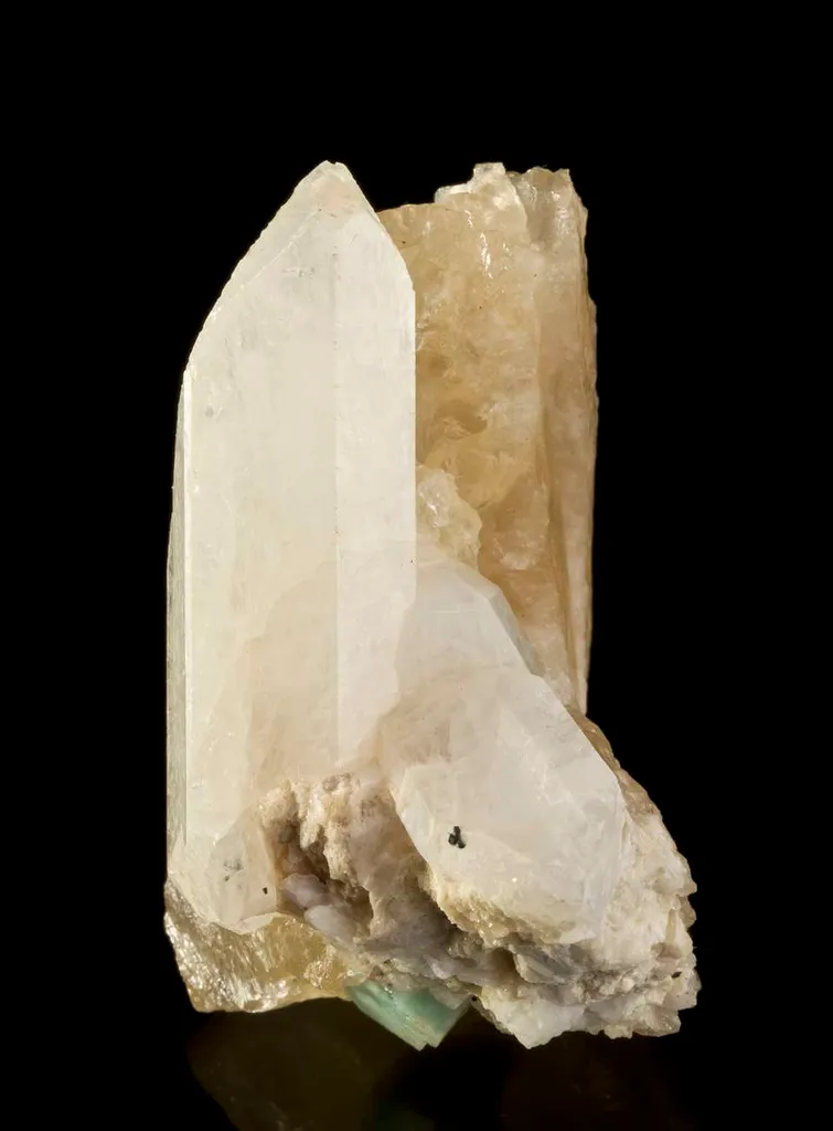 Phenakite on Calcite - image 3
