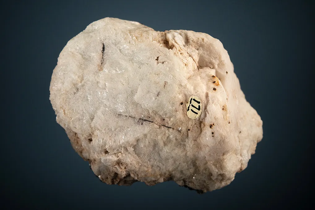 Phenakite on Muscovite - image 3