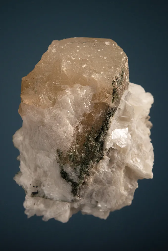 Phenakite with Titanite, Allanite-(Ce) and Calcite - image 3